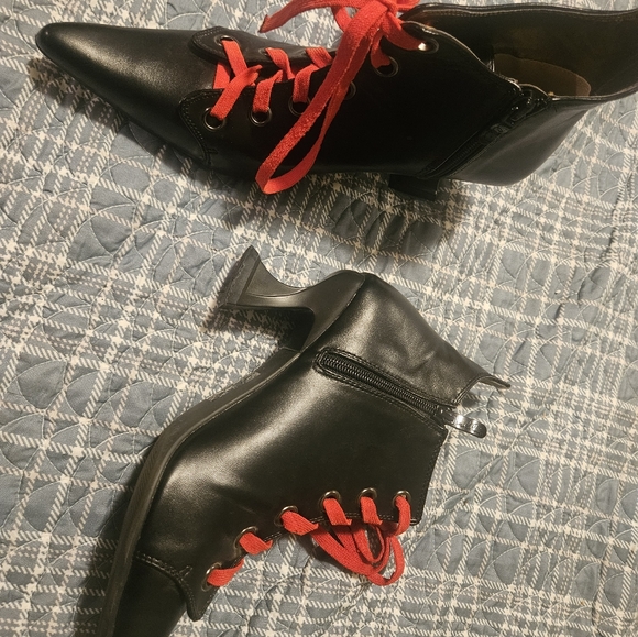 Ellie Shoes Black Ankle Booties - Picture 5 of 6